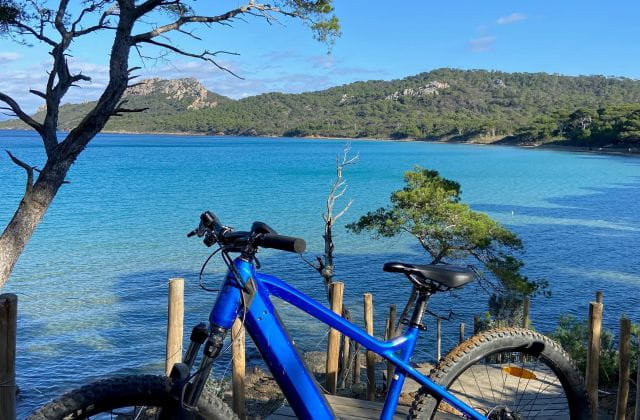 cycle_porquerollais-scaled-640x420_1_1